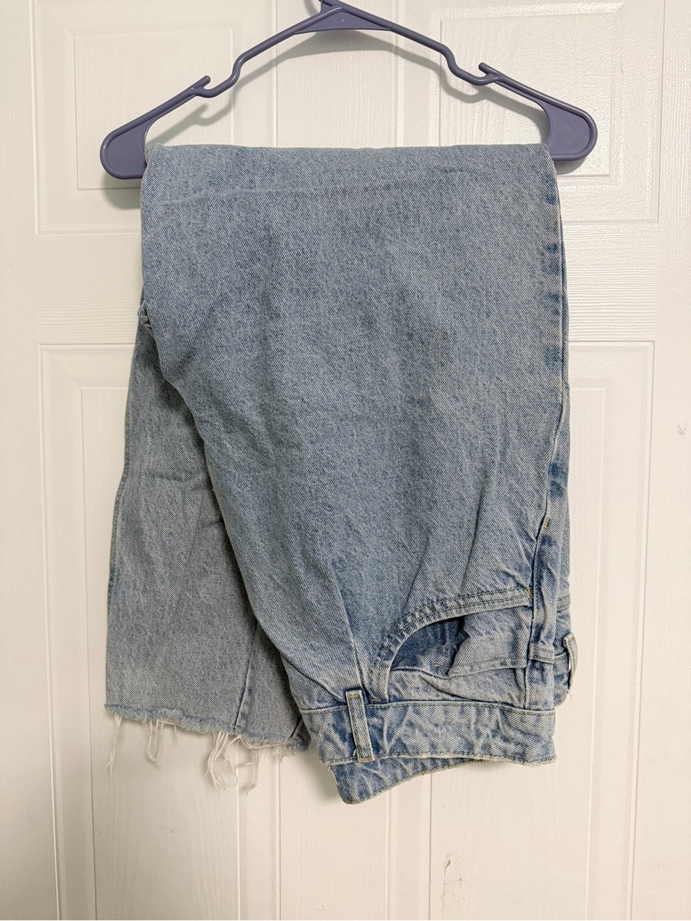 Light Blue Jeans - Casual High-Rise Style